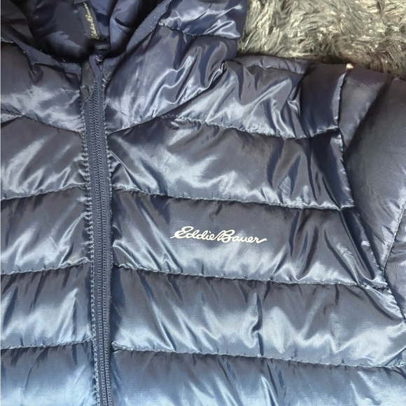 Eddie Bauer Men's Navy and Blue Puffer Jacket Size Kids Large - Picture 3 of 5